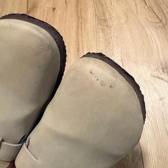 Clogs - Picture 5 of 6